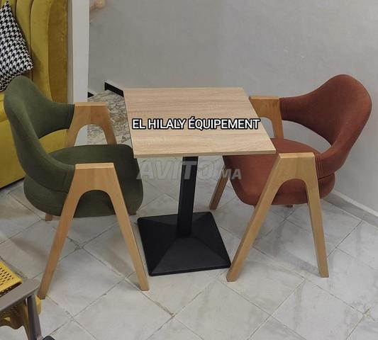 Chaise Et Table Café