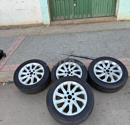 Roues en aluminium R16 / 205 / 55 pas un magasin