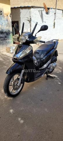 HONDA SH 300 ancien numéro - 2