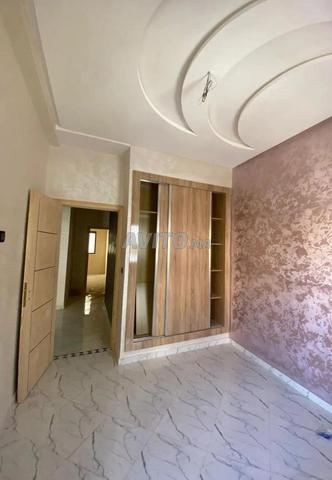 3 محلات تجارية بمساحات 24 و 25 و 28 متر مربع بثمن مناسب