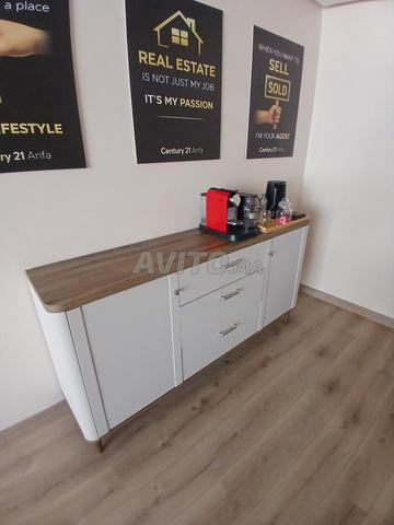 Buffet neuf avec portes et tiroirs