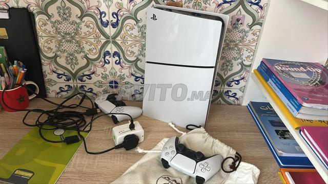 PS5 slim très bon état avec manette - 2