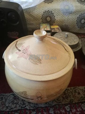 Pottery vase shaped like a "Soubira" from Safi heritage, 90s