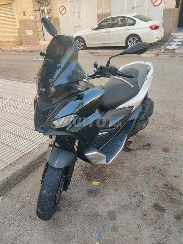 A vendre scooter Aprilia SR 125GT