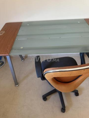 Bureau en verre chaise 500 DH