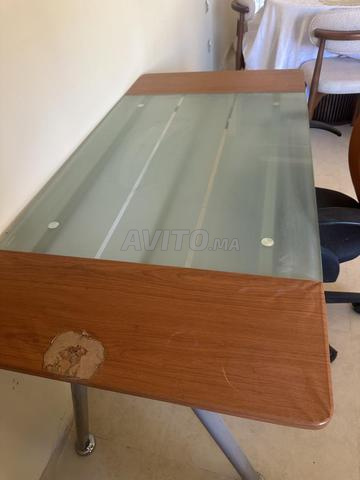 Bureau en verre chaise 500 DH - 2
