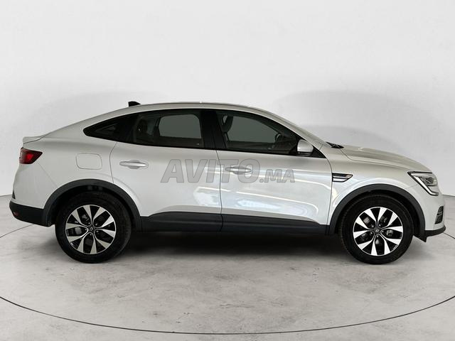 RENAULT. Arkana