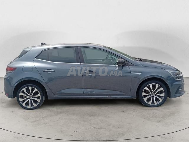 RENAULT. Megane