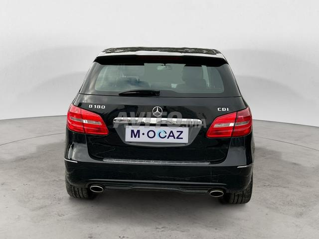 MERCEDES-BENZ. Classe B