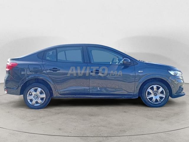 DACIA. Logan