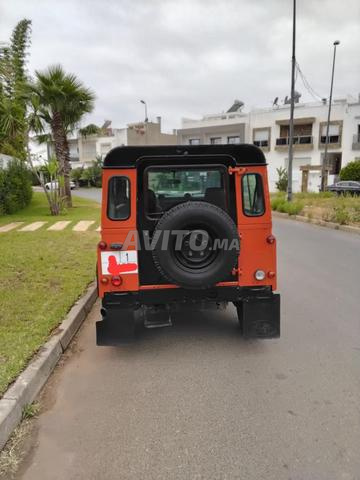 Land Rover Defender - 2