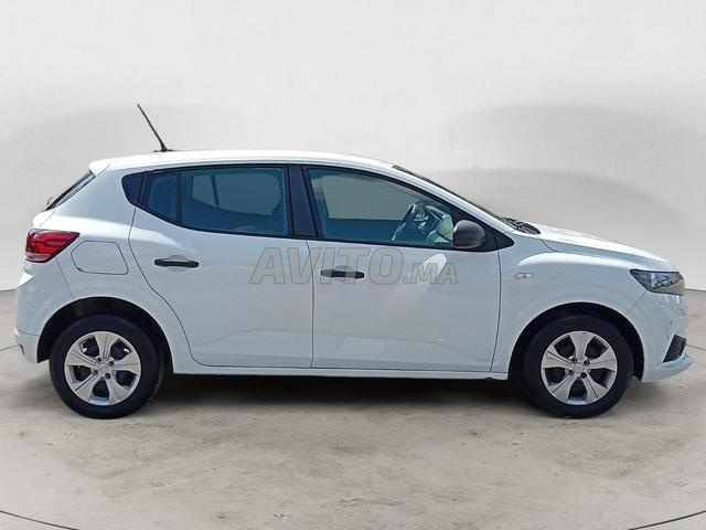 DACIA. Sandero