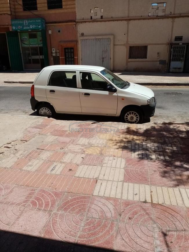 العيون الساقية الحمراء 
