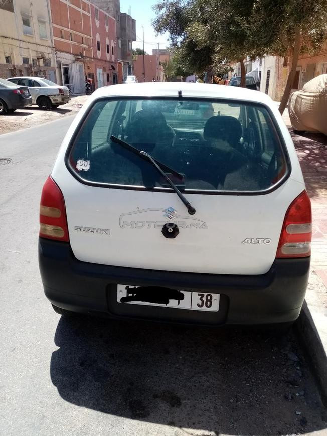 العيون الساقية الحمراء 