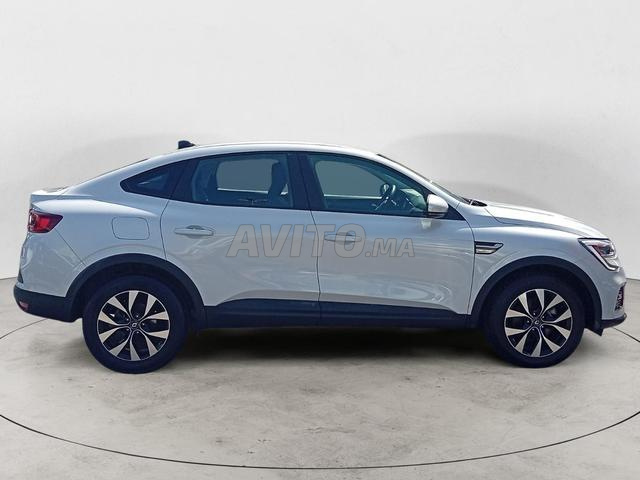 RENAULT. Arkana