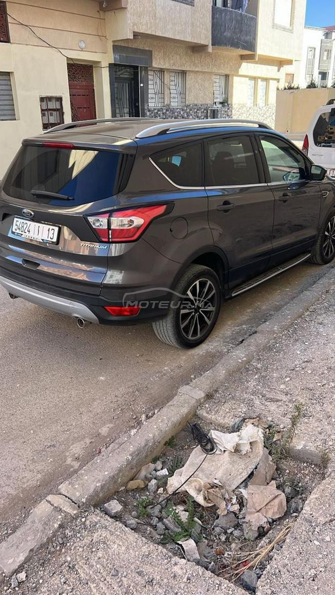 je mets en vente ma voiture Ford kuga* 