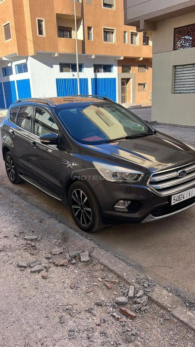 je mets en vente ma voiture Ford kuga* 