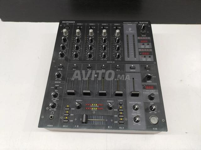 خلاط DJ احترافي BEHRINGER DJX750 بـ 5 قنوات