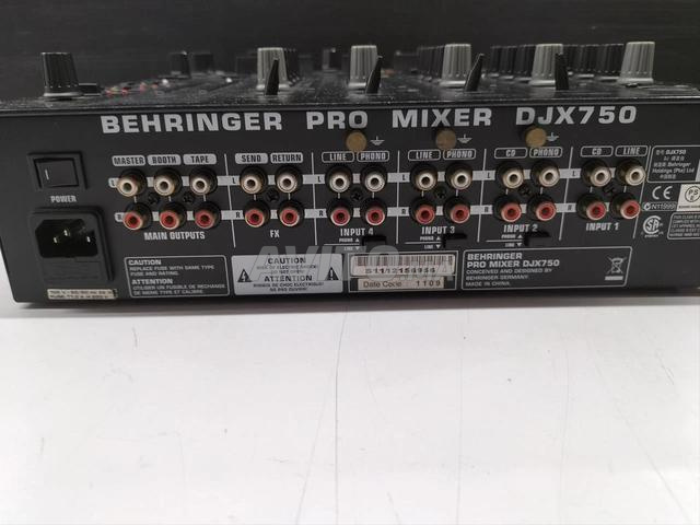 Table de mixage DJ professionnelle 5 canaux BEHRINGER DJX750 - 2