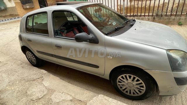 Renault Clio 2004 Essence – - 2