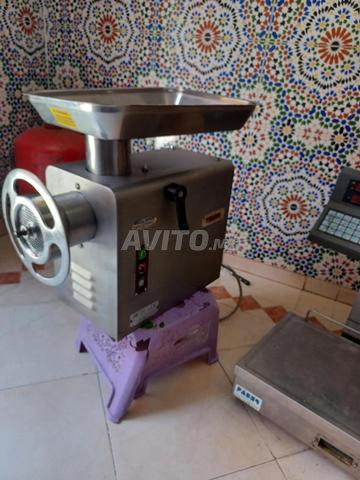 Machine à viande italienne n°32 avec balance électronique à vendre - 2