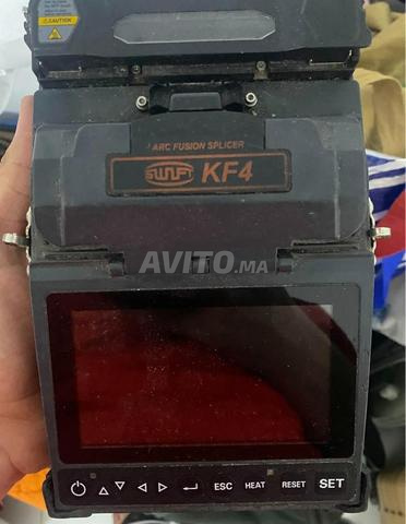 آلة لحام ألياف بصرية Swift KF4 للبيع، بحالة ممتازة.

اتصل بي لمزيد من المعلومات.