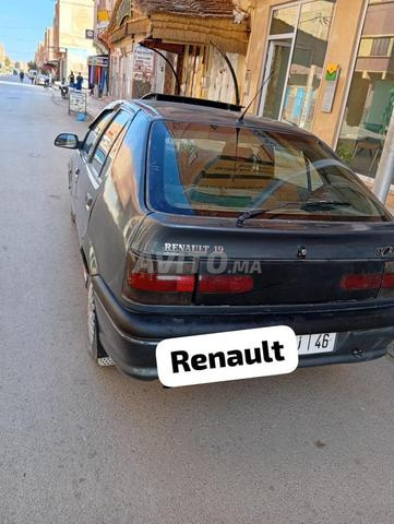 سيارة رينو R19 متواجدة في الريصاني - 2