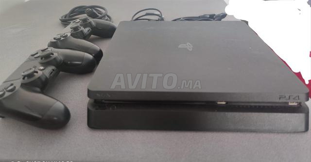 PS4 slim 500 go avec flash presque neuf - 2