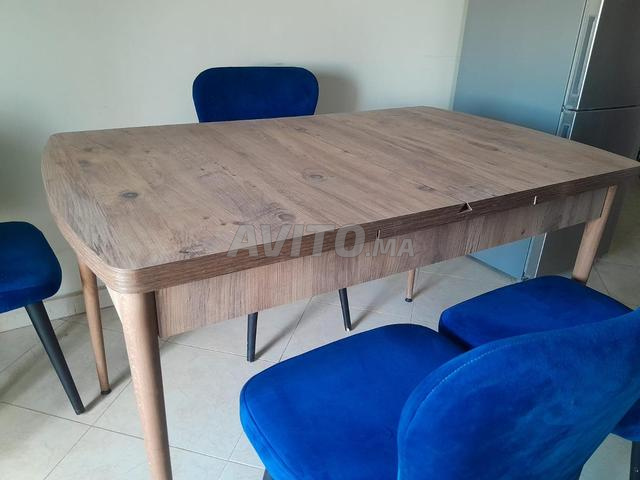 Table à manger uniquement rabattable  ss chaises 