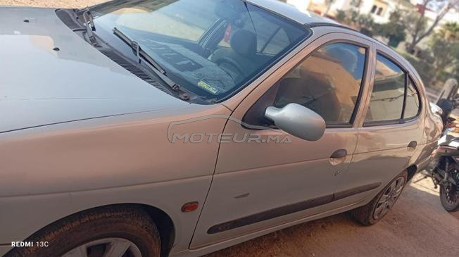 voiture Renault megane 