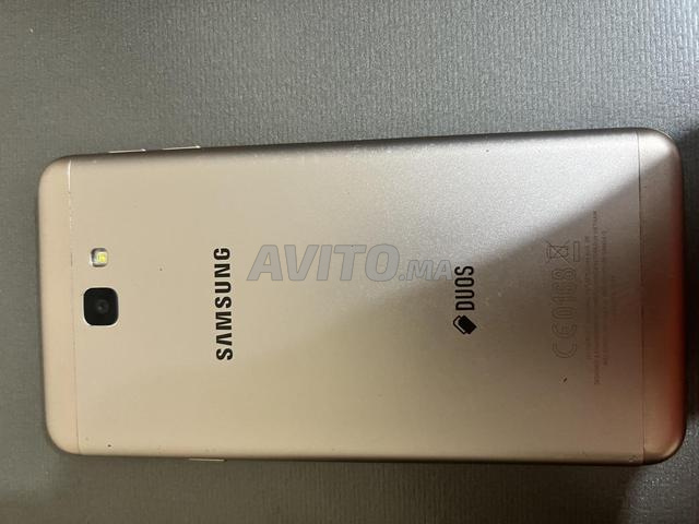 Téléphone J7 encore propre - 2
