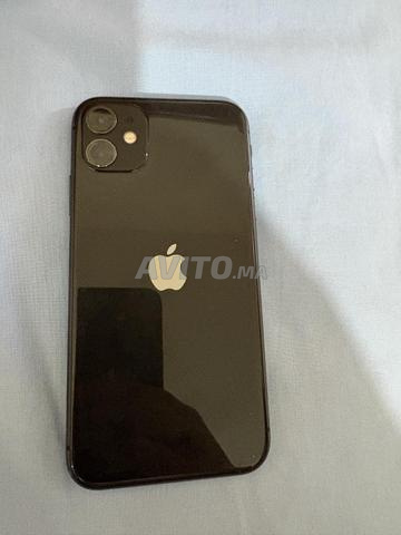iPhone 11 avec chargeur à vendre - 2