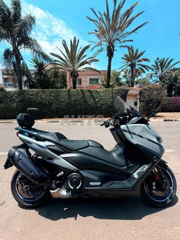 YAMAHA T-MAX 560
