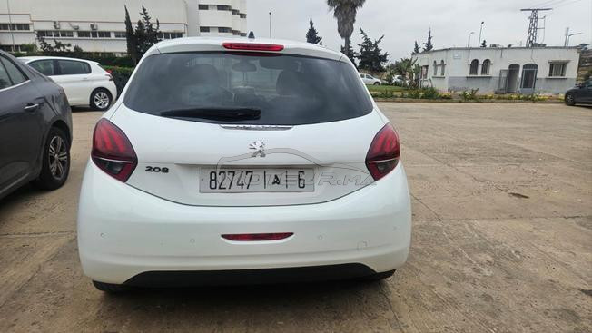 Peugeot 208 Diesel Manuelle 2017 à Casablanca