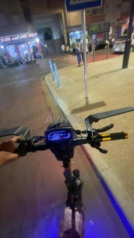 Vitesse 56 km/h, autonomie 50 km, encore neuve - 2