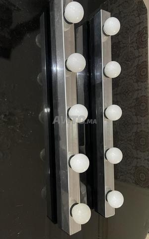تطبيقات LED من الفولاذ المقاوم للصدأ مثبتة على الحائط للمرآة