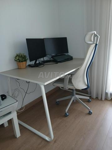 Bureau IKEA beige 140x80 cm