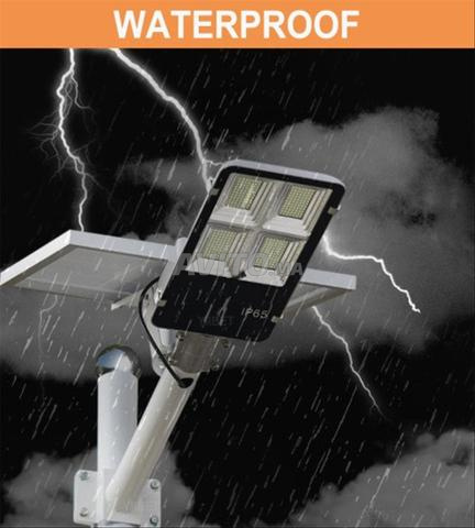 Lampe solaire avec télécommande