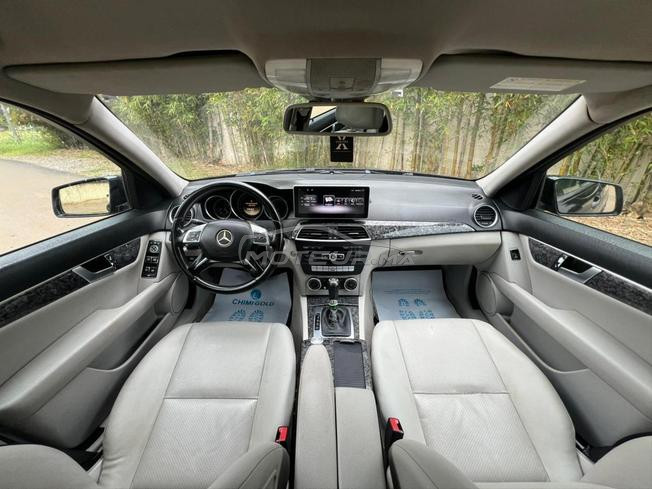 Mercedes-Benz 220 Diesel Automatique 2012 à Salé