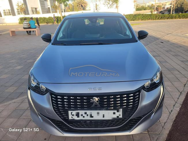 Peugeot 208 bon état mod l 2023