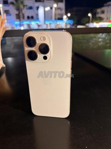 Apple iPhone 16 Pro 128GB Comme neuf - 2