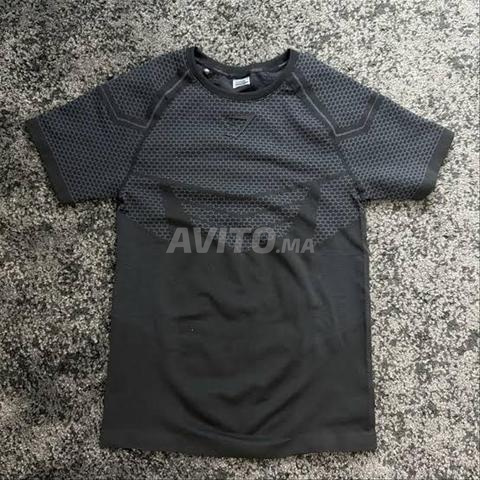 Gymshark Onyx V2, logo 3D - 2