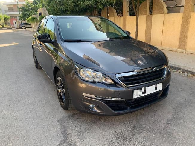 Peugeot 308.     