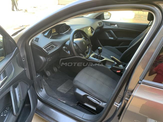 Peugeot 308.     