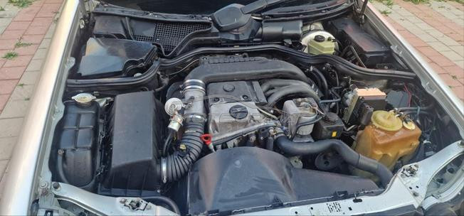 mercedes e220 modèle 95 dd 2001