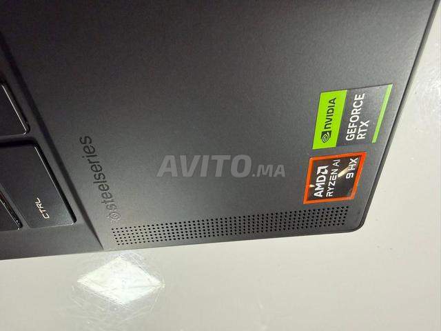 Msi Stealth OLED Rtx 5090 RAM 64GB 2TB Ryzen 9hx