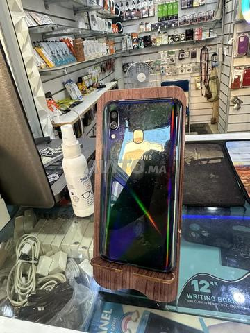 Samsung A40