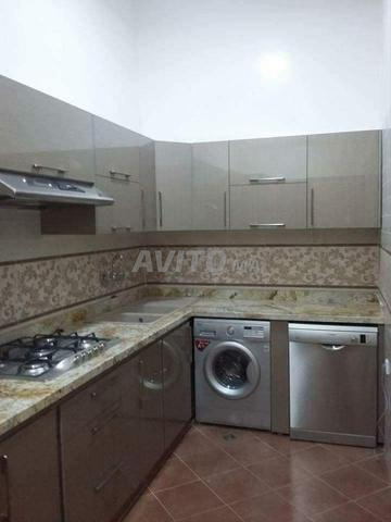 مطبخ عصري من الألومنيوم