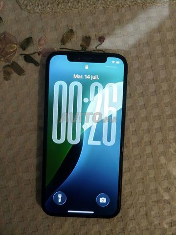 iPhone 12 très bon état - 2