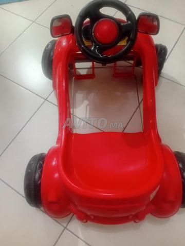Voiture pour enfant en bon état - 2
